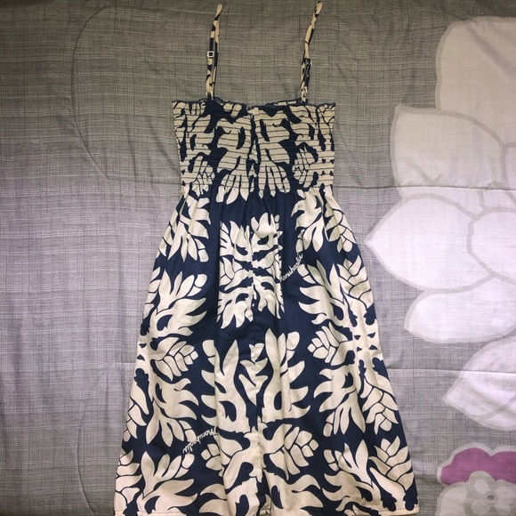 ⚡️SOLD ON MERCARI⚡️manuheali’i dress - Picture 4 of 5
